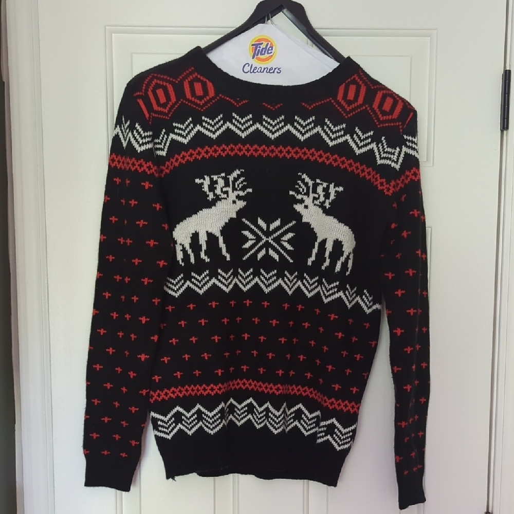 Festive Reindeer Pattern Sweater - Black and Red